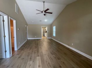 556 Edgecliff Ln, Evans, GA 30809