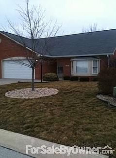 251 Lakeview Court
						:
						Front of Condo