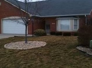 251 Lakeview Ct, Avon, IN 46123