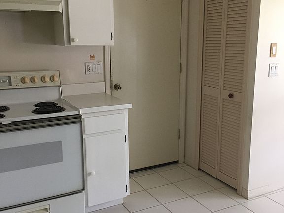 4th image of 1498 Loman Ct