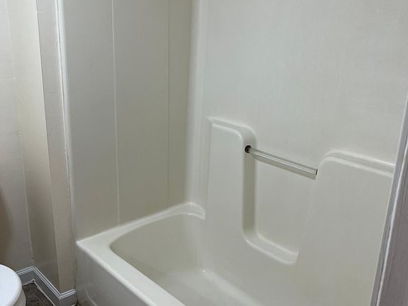 2nd image of 638 Hoover Ave