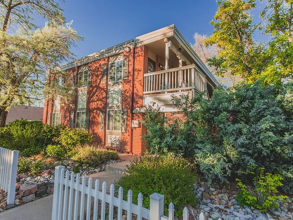 2401 Walnut Street