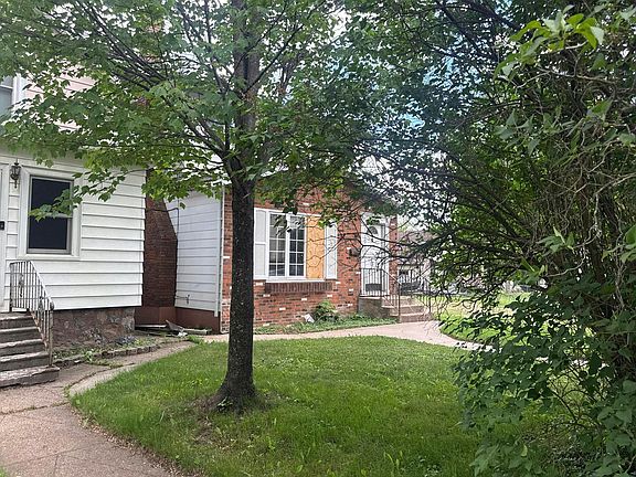 3rd image of 2718 5th Ave E