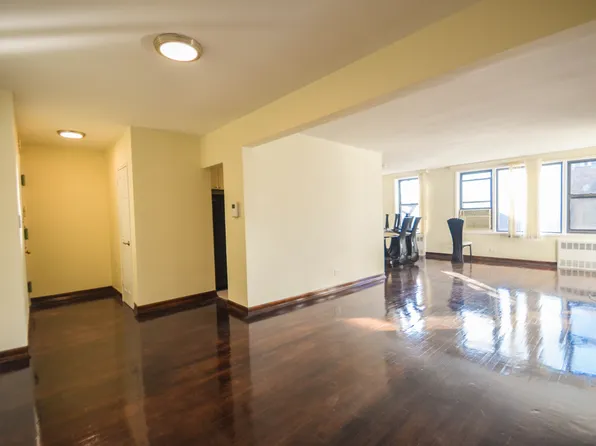 3101 Ocean Parkway image 1 of 8