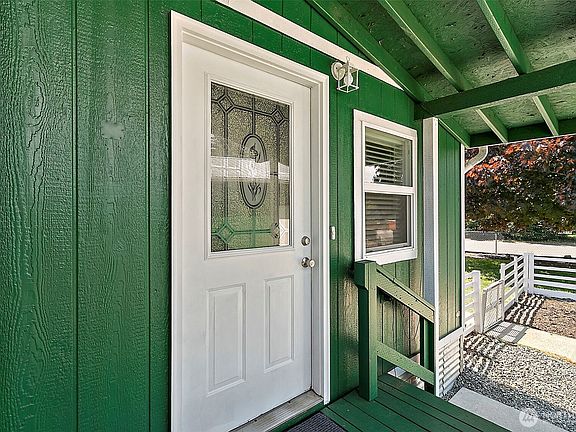 2nd image of 11923 240th Avenue Ct E