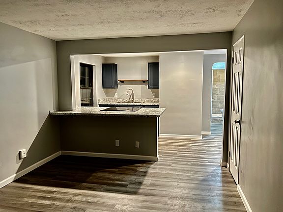 5th image of 521 Aberdeen Ave APT A