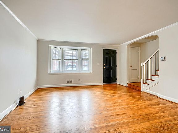 5th image of 146 Dumbarton Rd