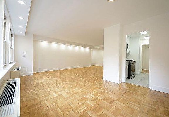 5th image of 155 E 34th St APT 5R