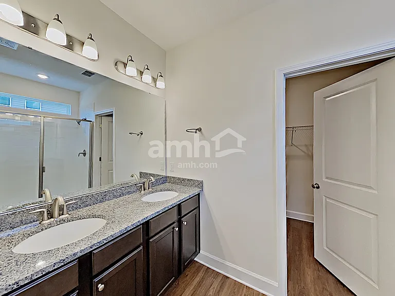 2429 Park Ave — Photo 12