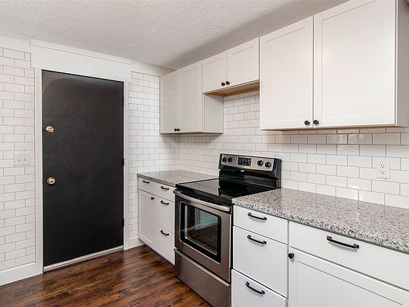 2nd image of 14706 E Alki Ave