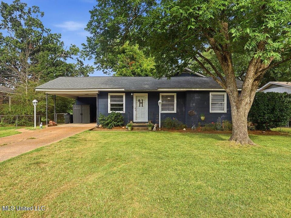 1st image of 119 Oak Park Dr
