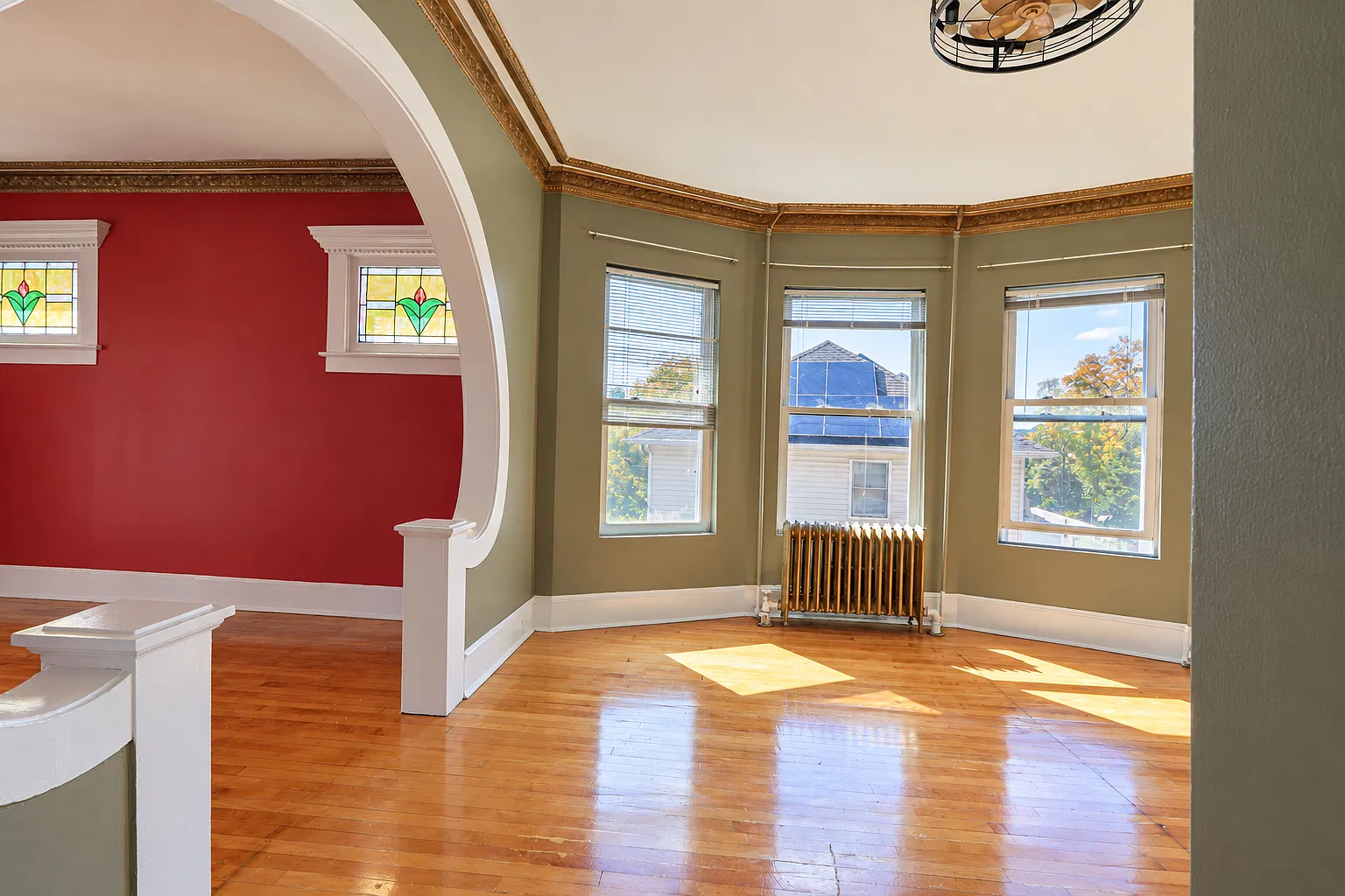 3 bed, 1.5 bath, 1200 sqft, $3,000 — Photo 2