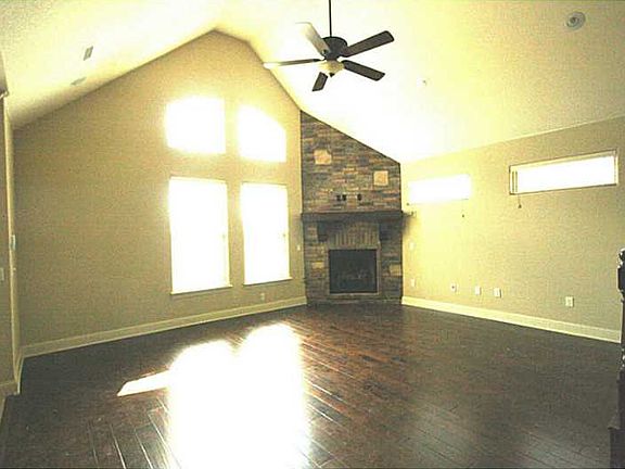 5th image of 1407 SW Hayfield Ave