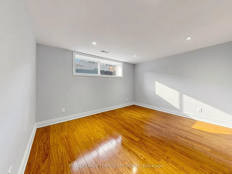 14 Hedges Blvd #LOWER — Photo 19