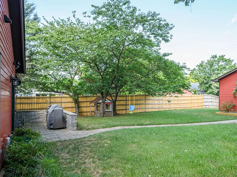 801 Shelby Ave — Photo 29