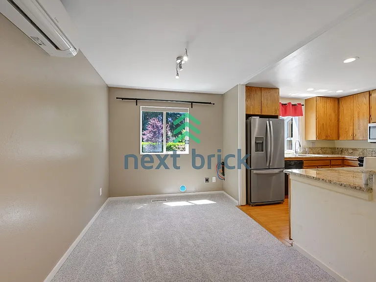 21638 SE 32nd Pl — Photo 8