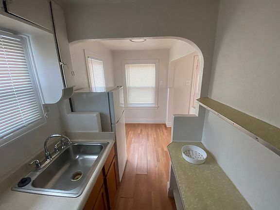 5th image of 3965 S Broadway Blvd #5