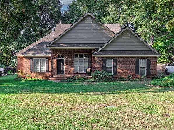 55 Hickory Ln