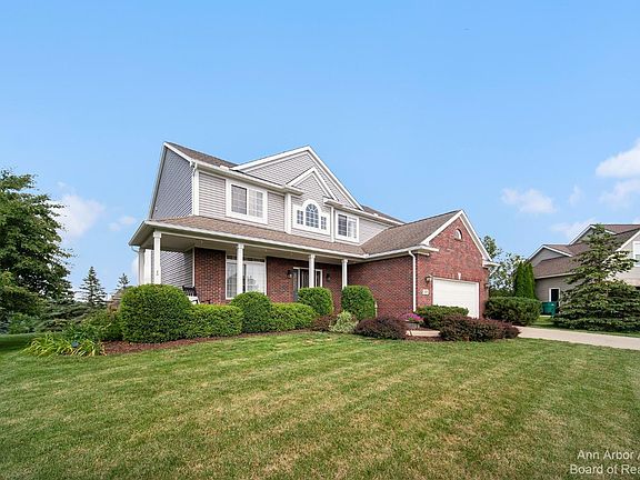 3rd image of 308 Stone Glen Ct