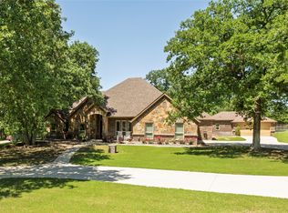196 Ellis Creek Dr, Weatherford, TX 76085