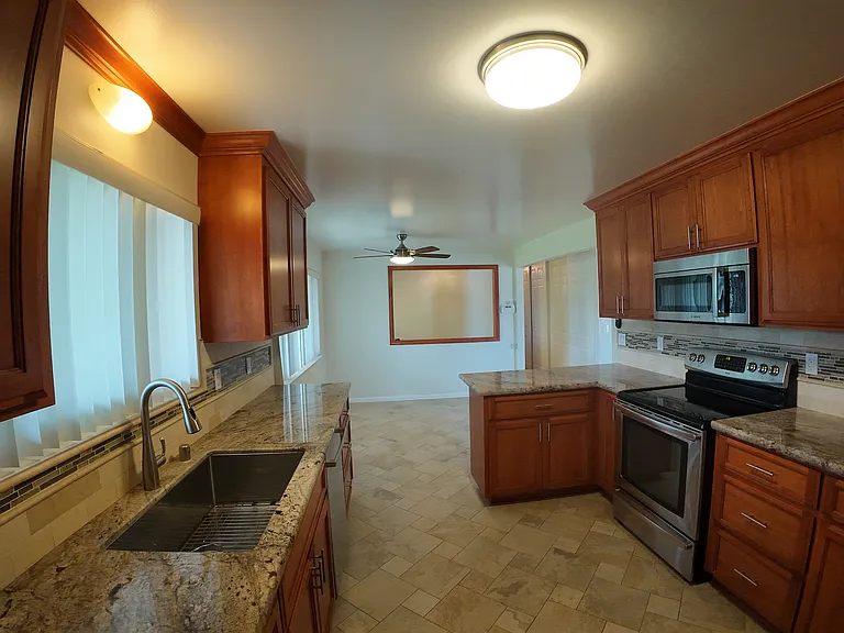 14320 Sycamore Ave — Photo 23