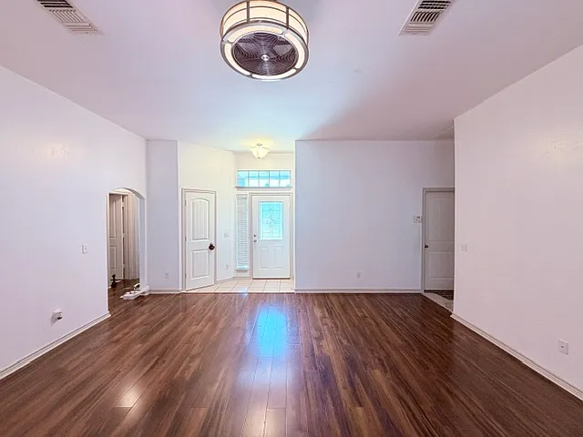 2412 Rookhaven Ln — Photo 4