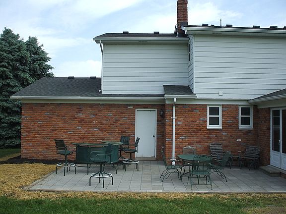 Rear Patio Garage Access