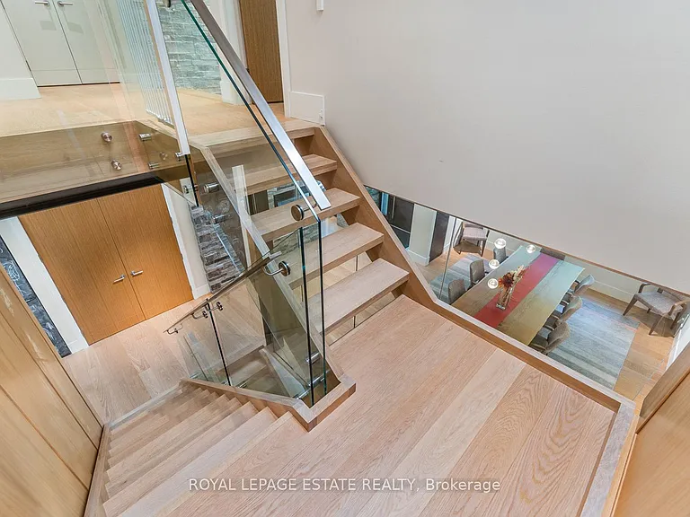 11 Pine Cres — Photo 27