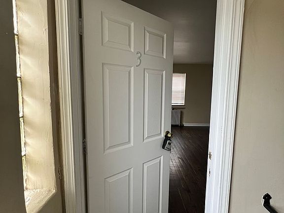 2nd image of 129 Glenridge Pl #3
