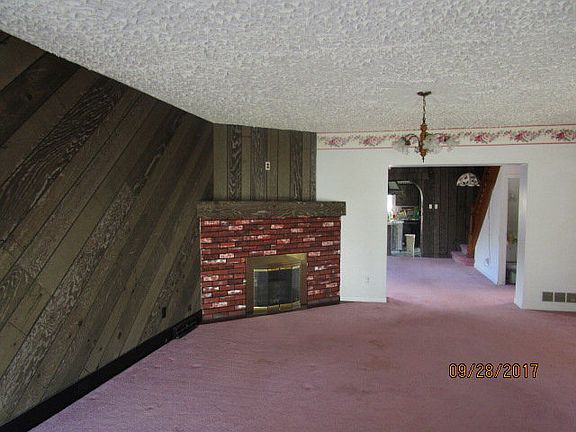 3rd image of 307 Foundry St