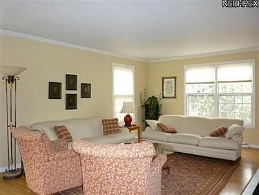 3rd image of 256 Plymouth Dr