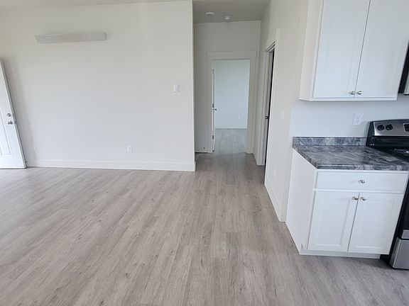 4th image of 1046 Warrior St #957VIKING