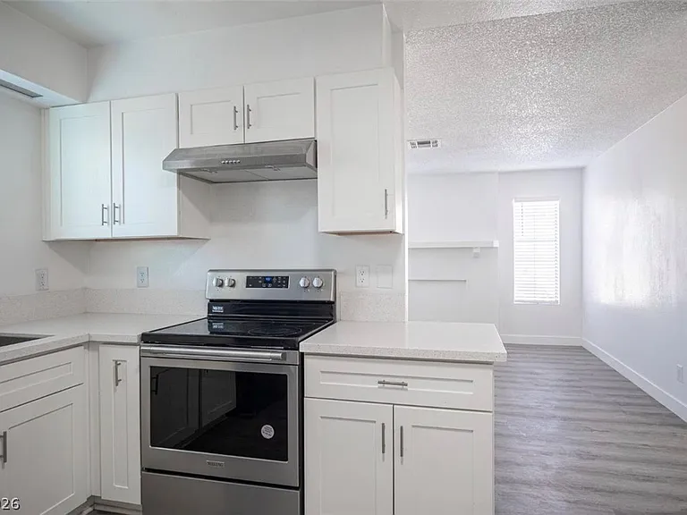 921 Snug Harbor St #D — Photo 10