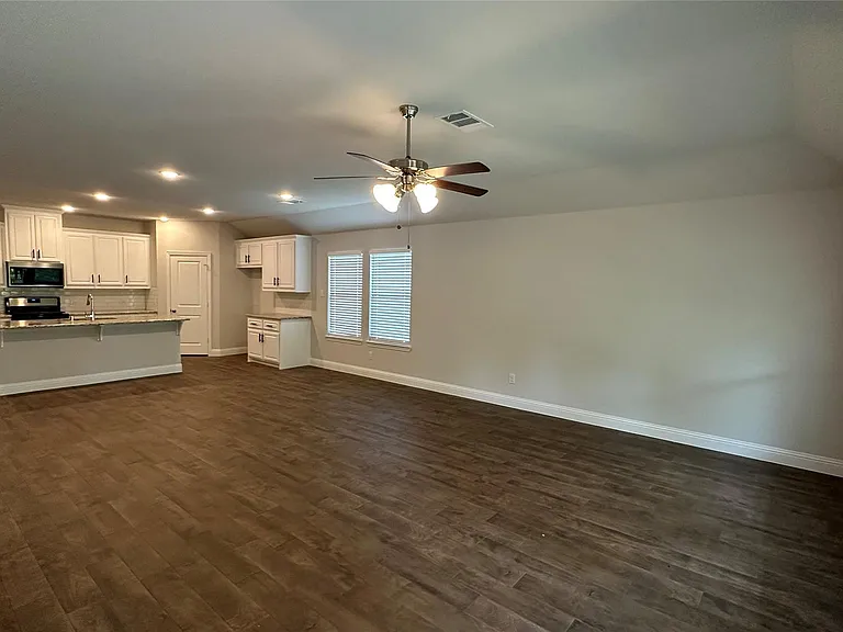 1608 Elizabeth St — Photo 3