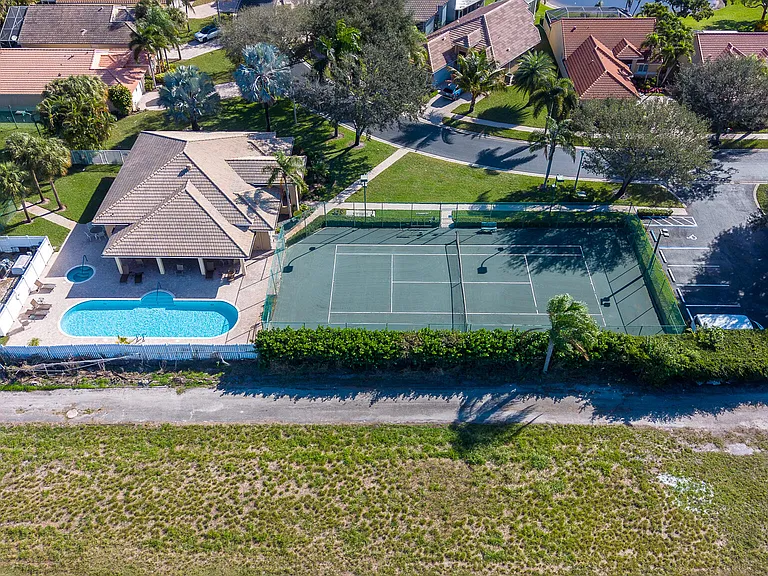 5260 Grande Palm Cir — Photo 58