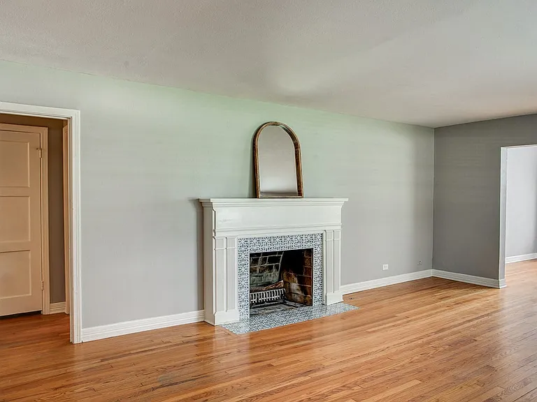 3233 Colgate Ave — Photo 2