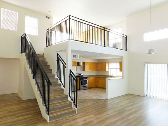 5th image of 11312 Huston St #Penthouse 13