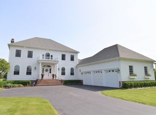 5N755 Creek View Ln, St Charles, IL 60175
