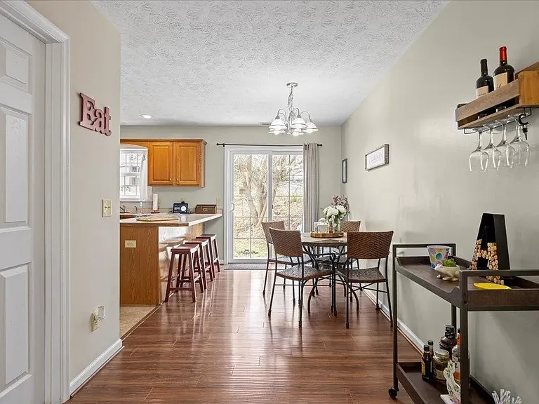 2332 Wishing Well Ct — Photo 2
