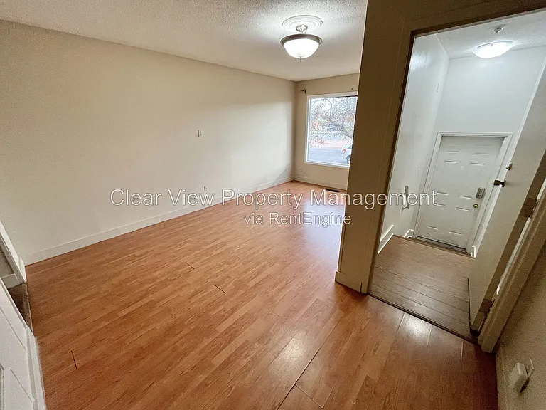 2210 Mayor Magrath Dr S — Photo 3