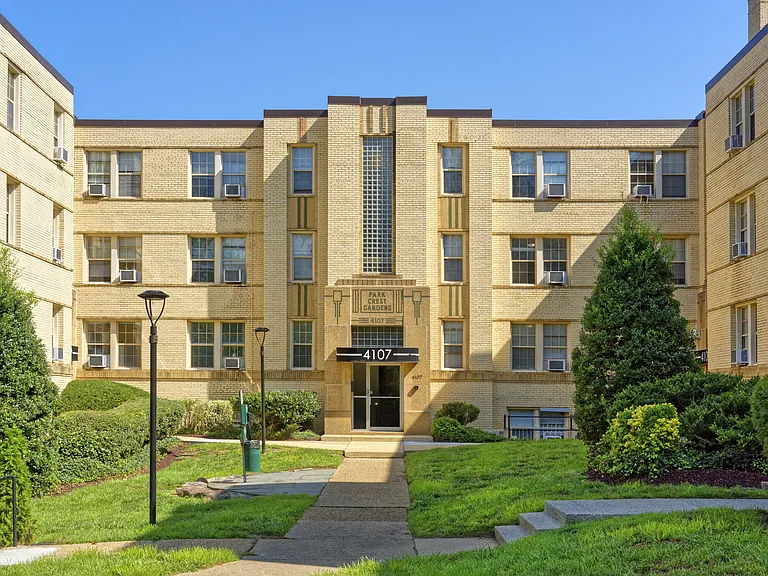 Park Crest Apartments — Photo 17
