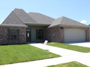325 Ravensaide Dr, Houma, LA 70360