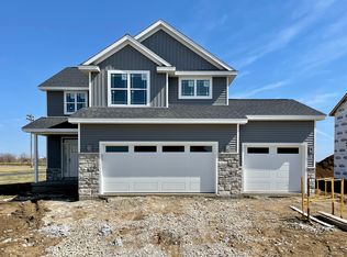 1702 Littlefield Ln, Mahomet, IL 61853