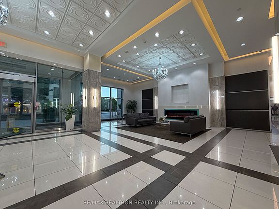 4th image of 7171 Yonge St #1703