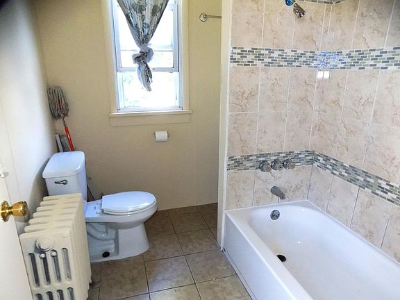 3rd image of 518 N Main Ave APT 3