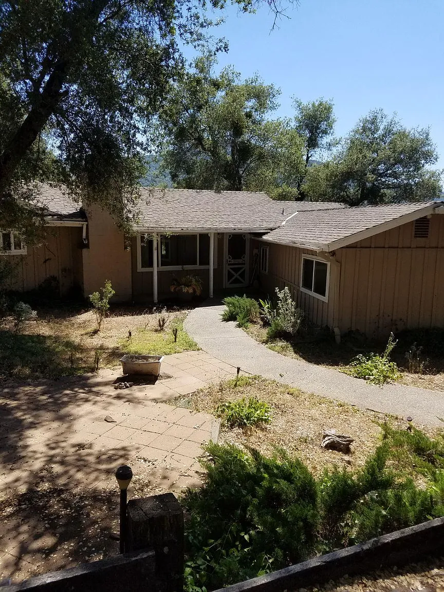 40488 Live Oak Dr photo 1