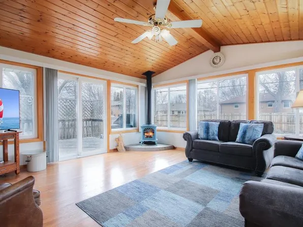 6418 36th Ave N, Crystal, MN 55427