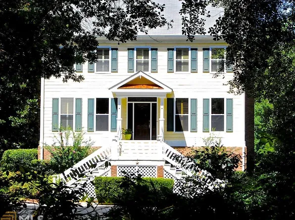 2155 Castle Lake Dr, Tyrone, GA 30290