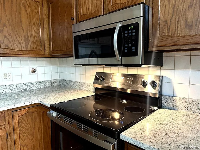 1245 Derby Rd #4 — Photo 8