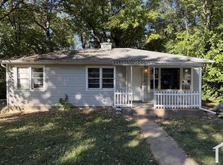 10061 Earl Dr, Saint Louis, MO 63136